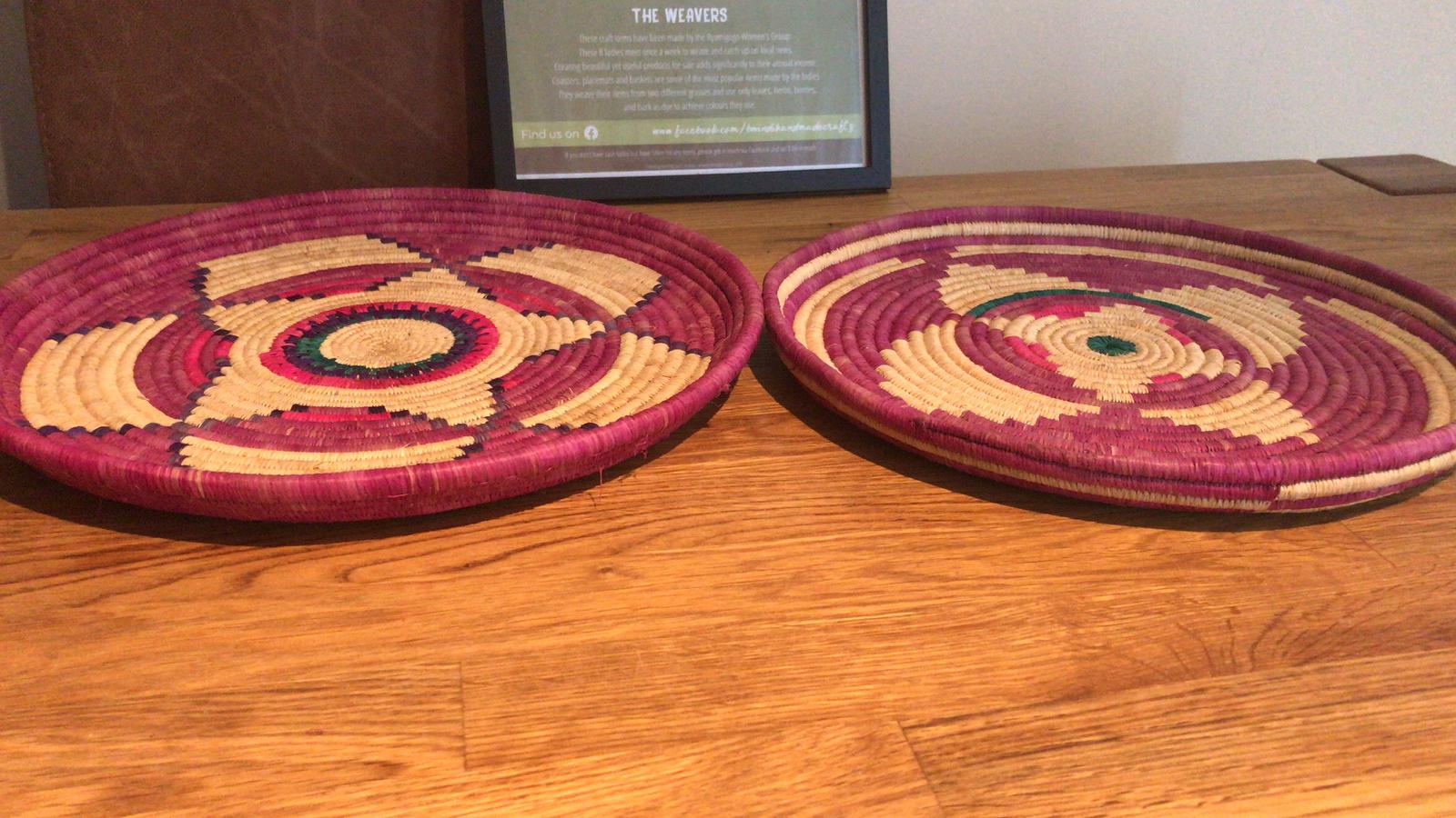 Large grass-woven shallow trays 2