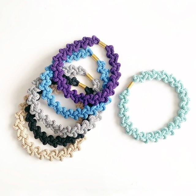Chunky Lilly Necklace – Handmade by Tinni in 6 colours with Cool Mint on the side