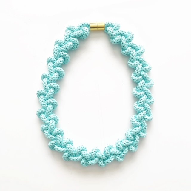 Chunky Lilly Necklace – Handmade by Tinni in Cool Mint