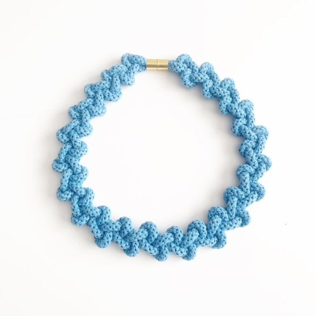 Chunky Lilly Necklace – Handmade by Tinni in Blue