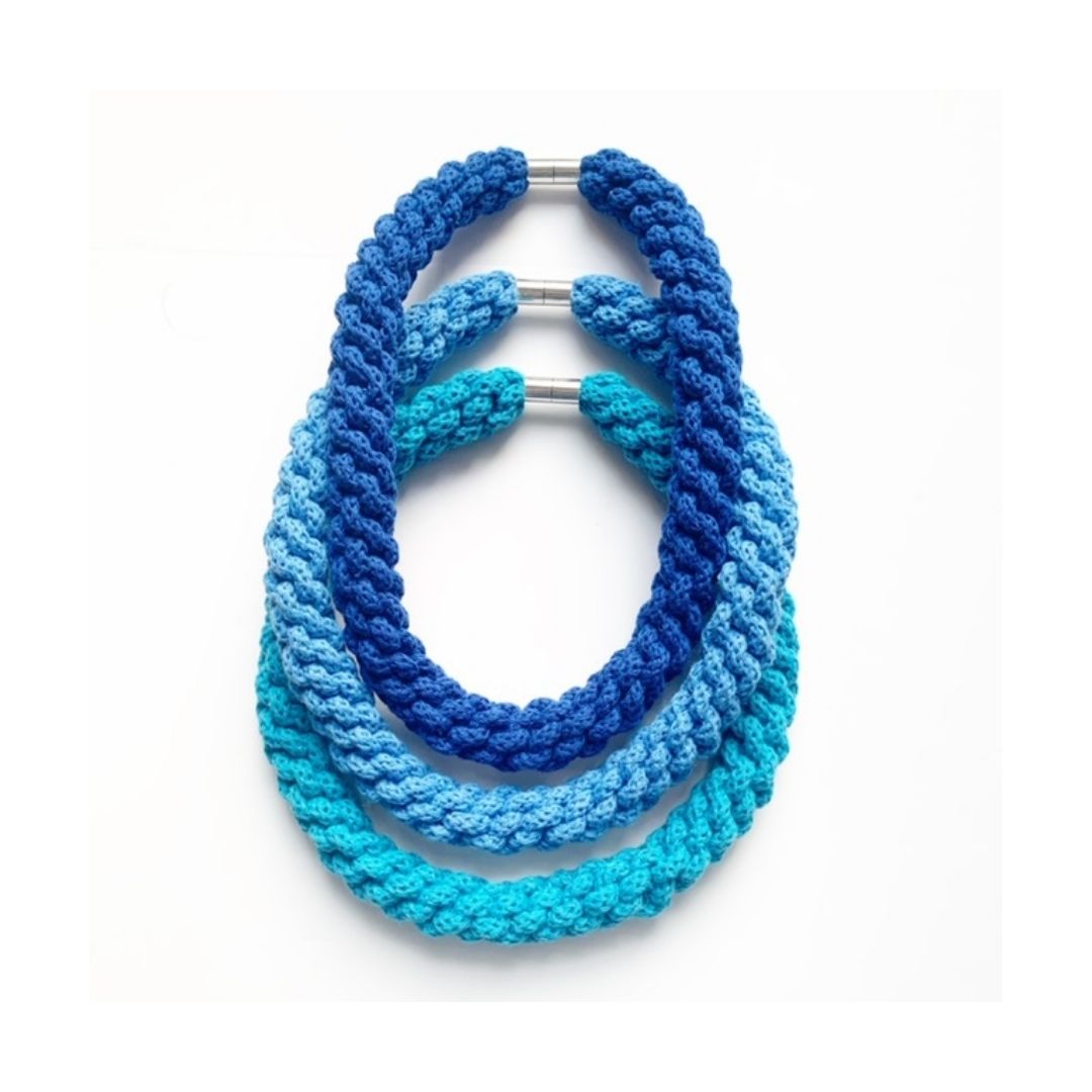Handmade by Tinni – Emilia Necklace – Blue – ETSY